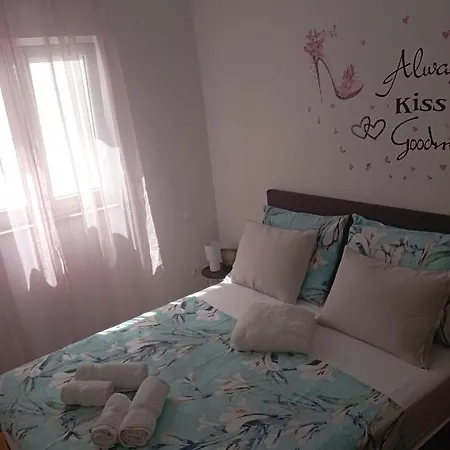 Katie Apartment *